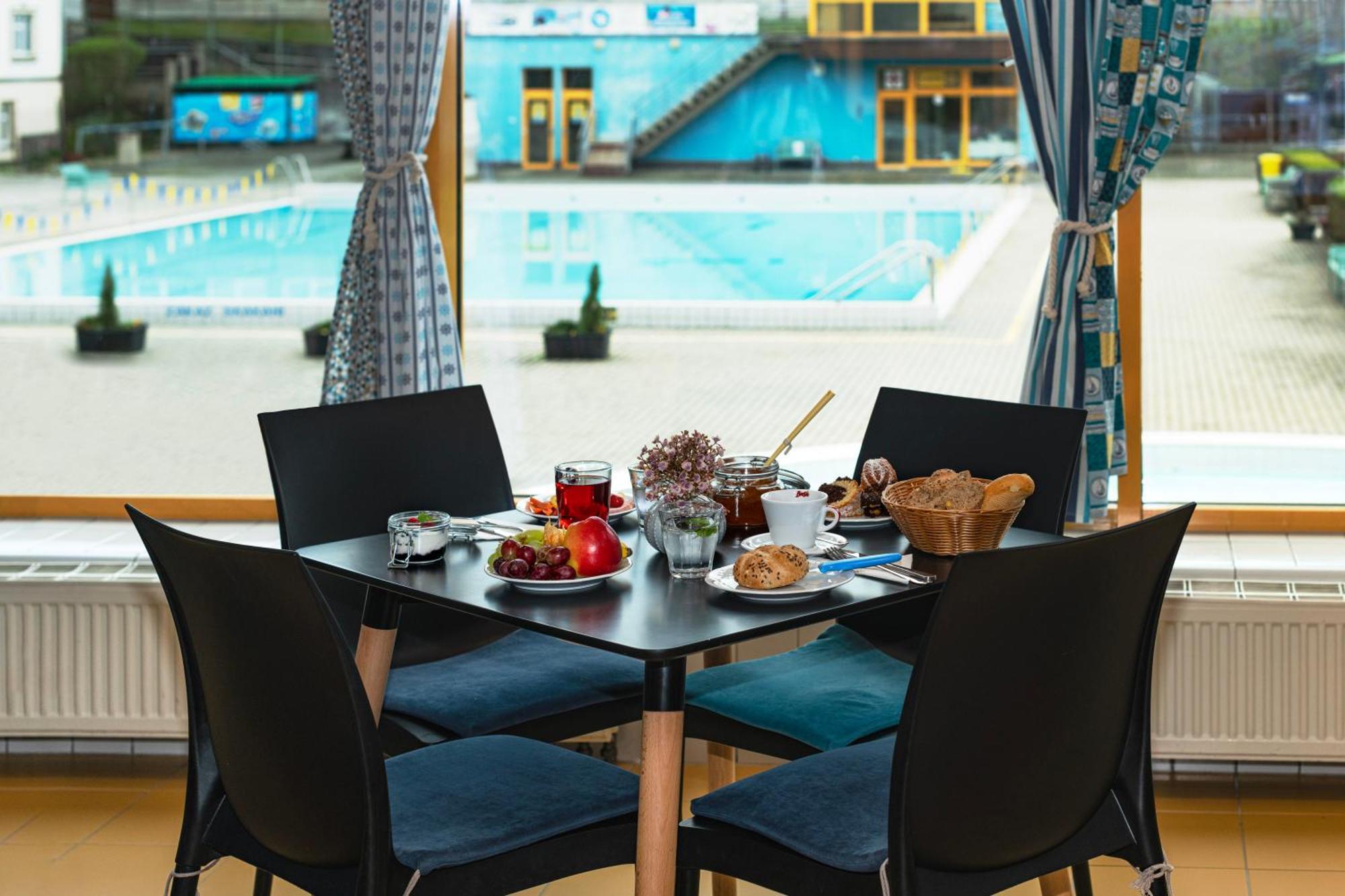 Aqua Hotel Дечин Екстер'єр фото