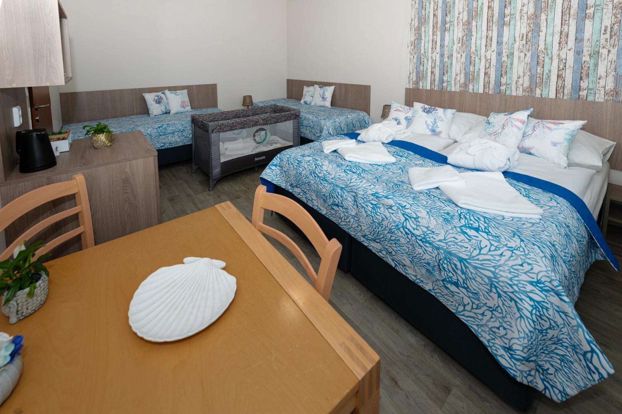 Aqua Hotel Дечин Екстер'єр фото