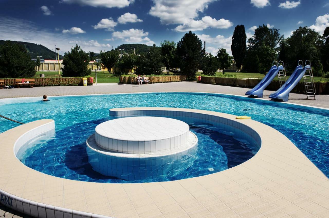 Aqua Hotel Дечин Екстер'єр фото